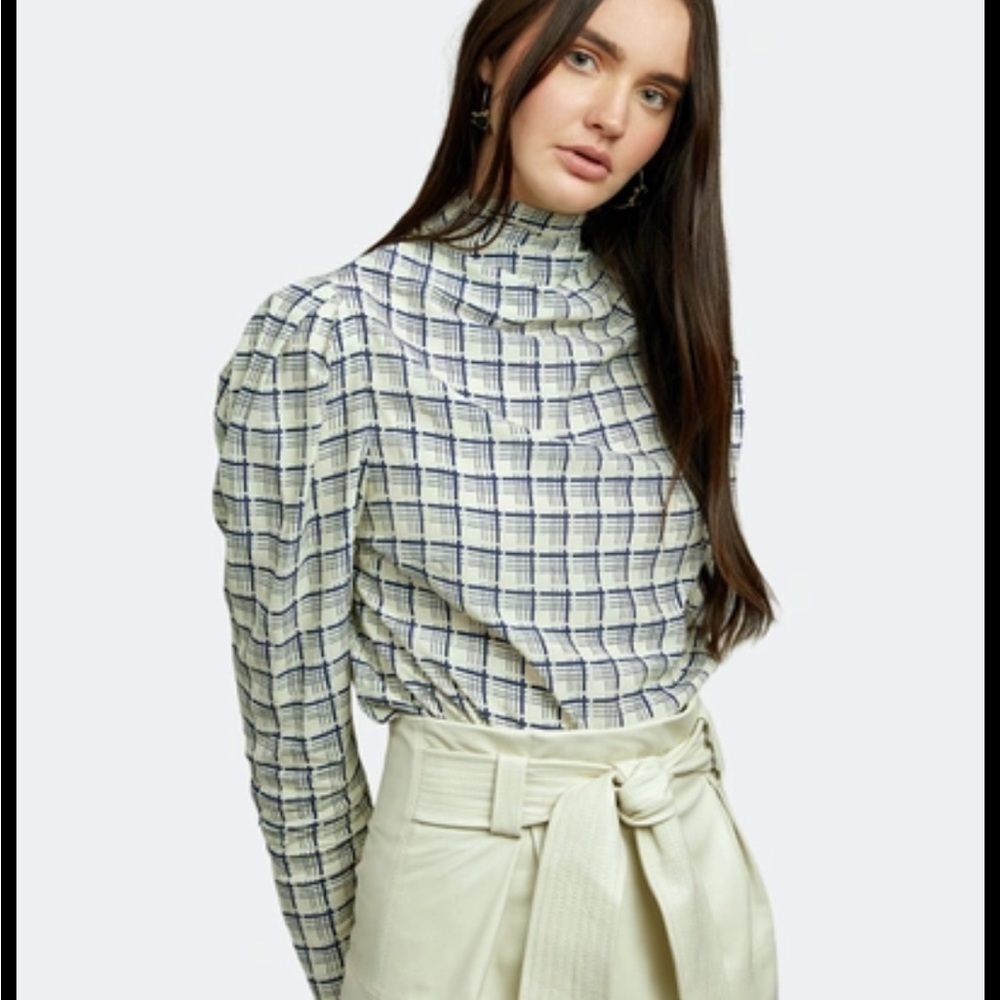 Christy Lynn‎ NWT Jeanne Silk Top